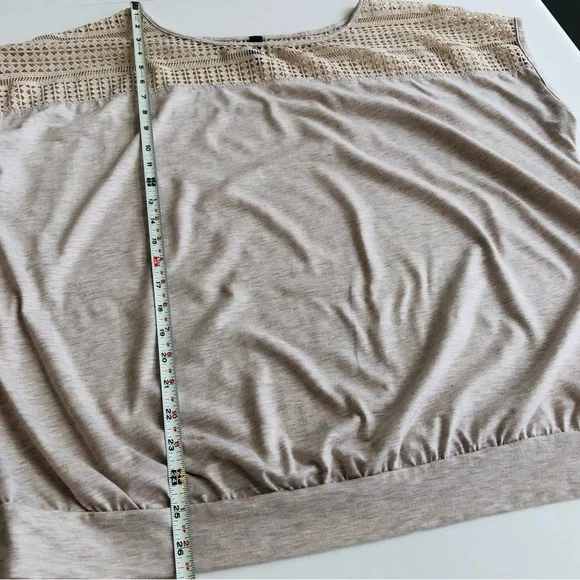 Lane Bryant pullover shirt cream lace yoke cap sleeves sz 18/20 band at bottom - Picture 8 of 12